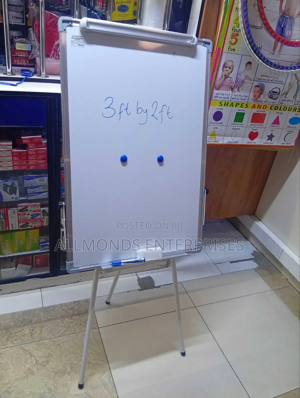 Executive 3 by 2ft Whiteboard With Stand, Free Duster and 2 Magnets