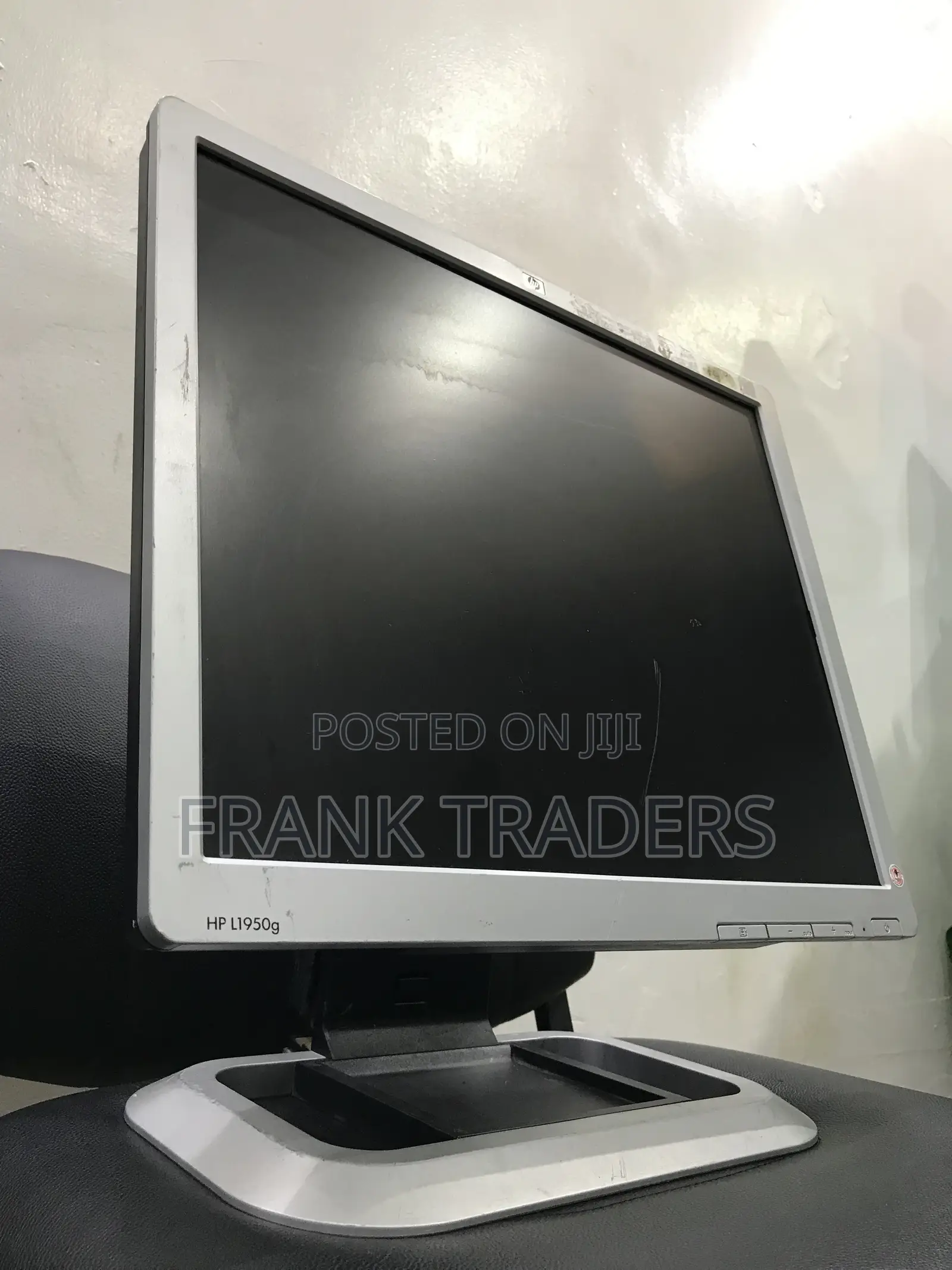 HP 19 Inch Square
