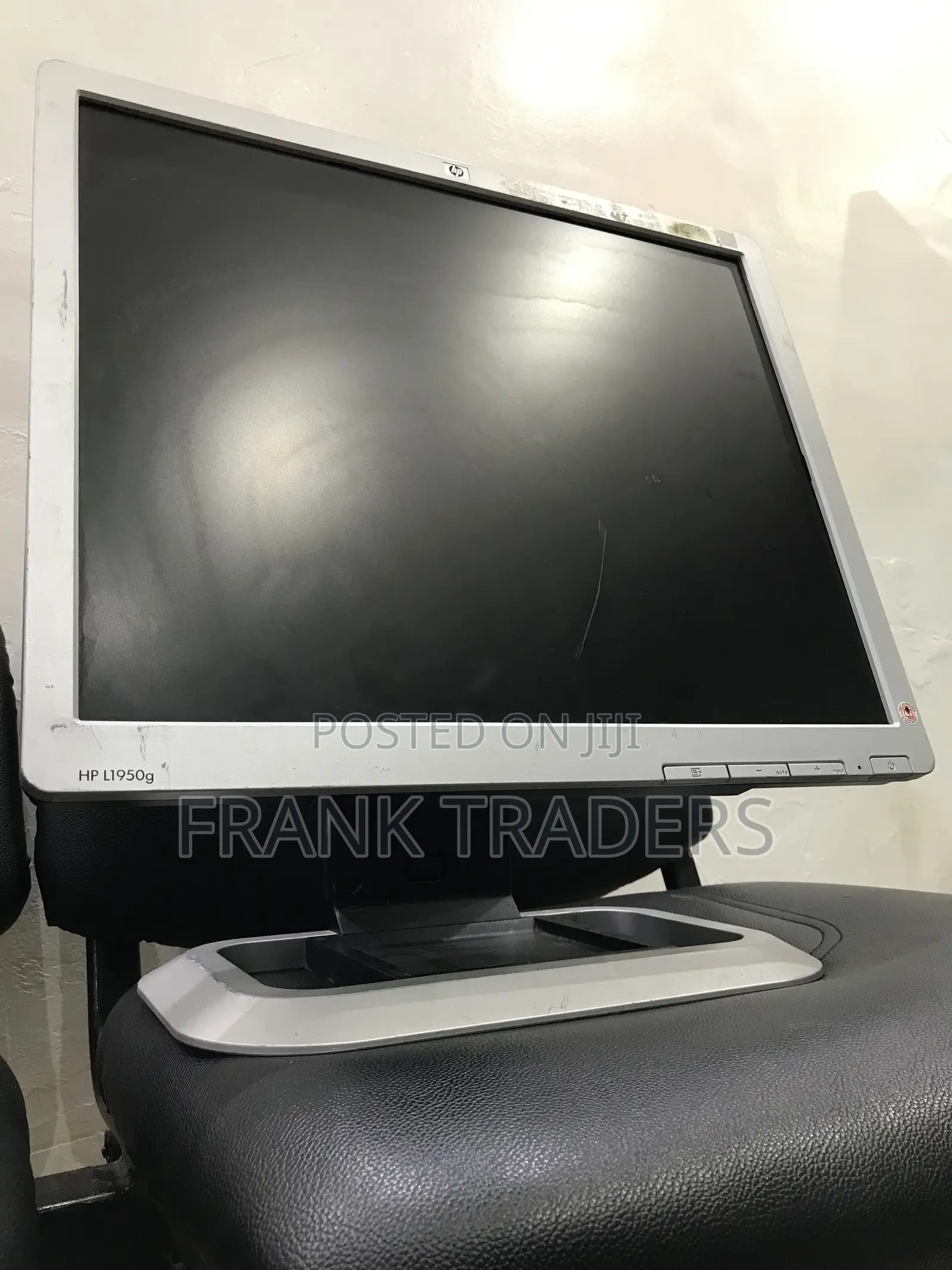 HP 19 Inch Square