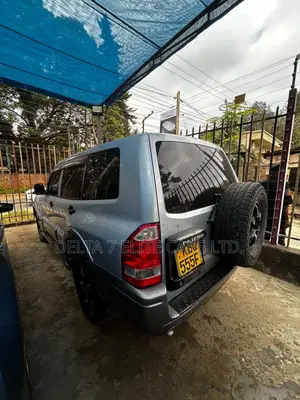 Mitsubishi Pajero 3.5 V6 GDI Elegance Automatic 2005 Gray