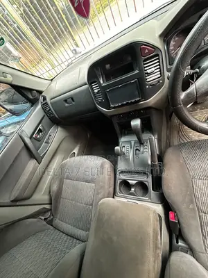 Mitsubishi Pajero 3.5 V6 GDI Elegance Automatic 2005 Gray