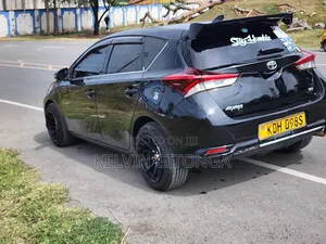 Toyota Auris 2015 Black