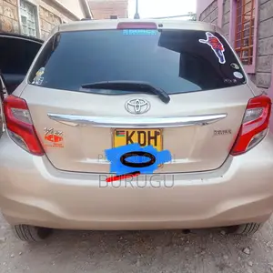 Toyota Vitz 2015 Gold