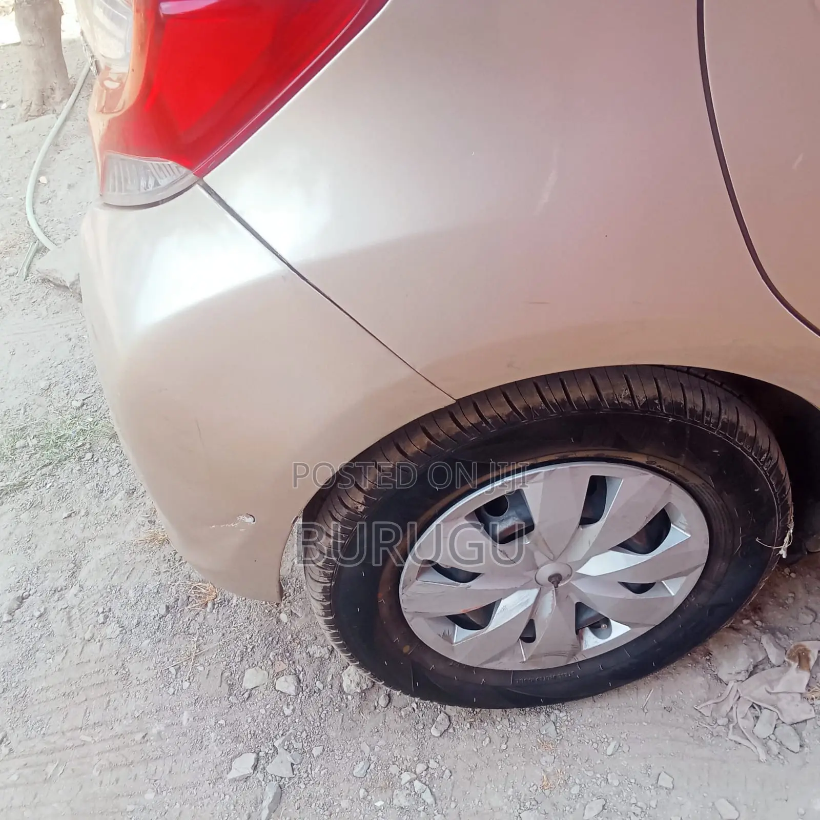 Toyota Vitz 2015 Gold