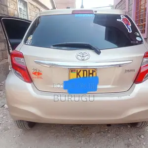 Toyota Vitz 2015 Gold