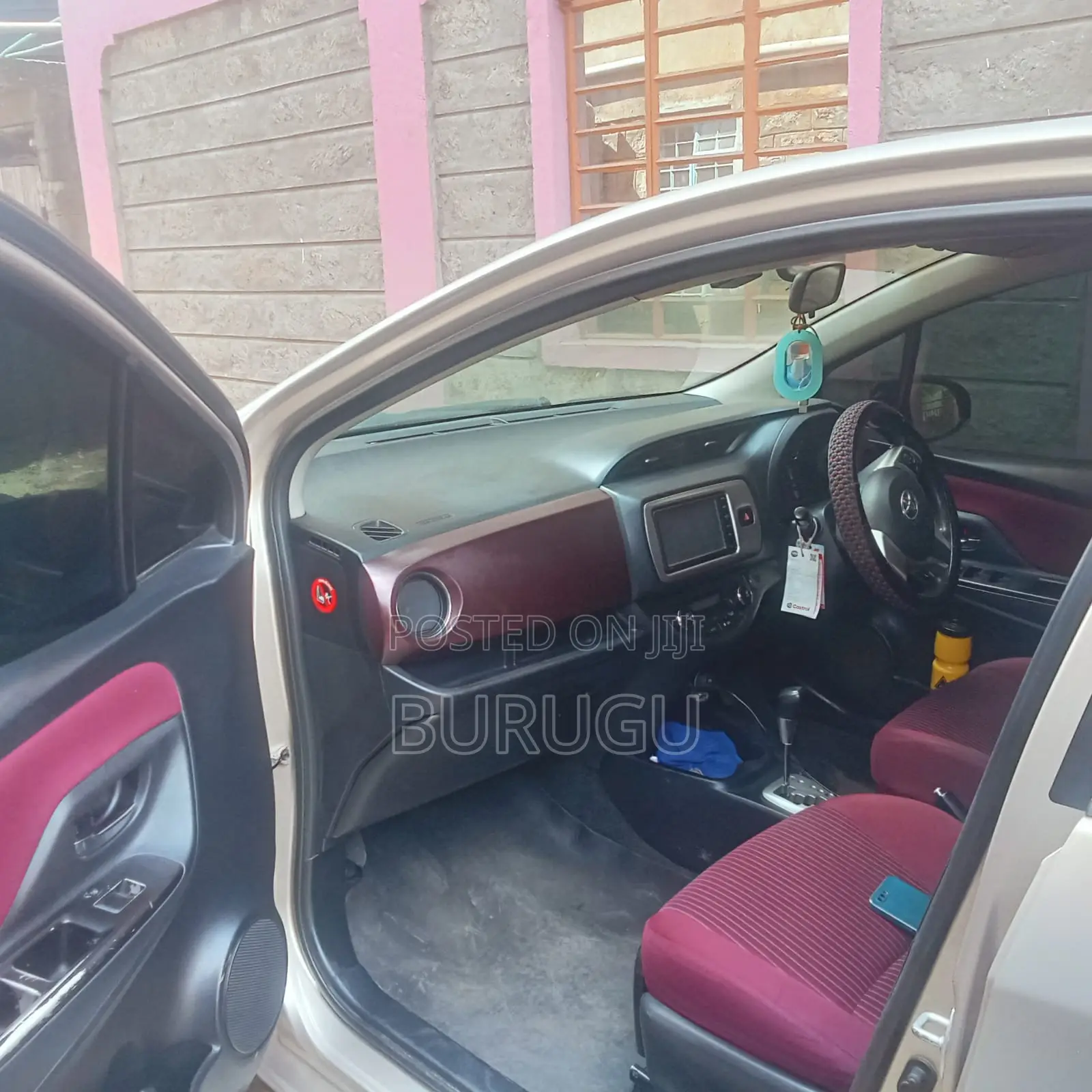Toyota Vitz 2015 Gold