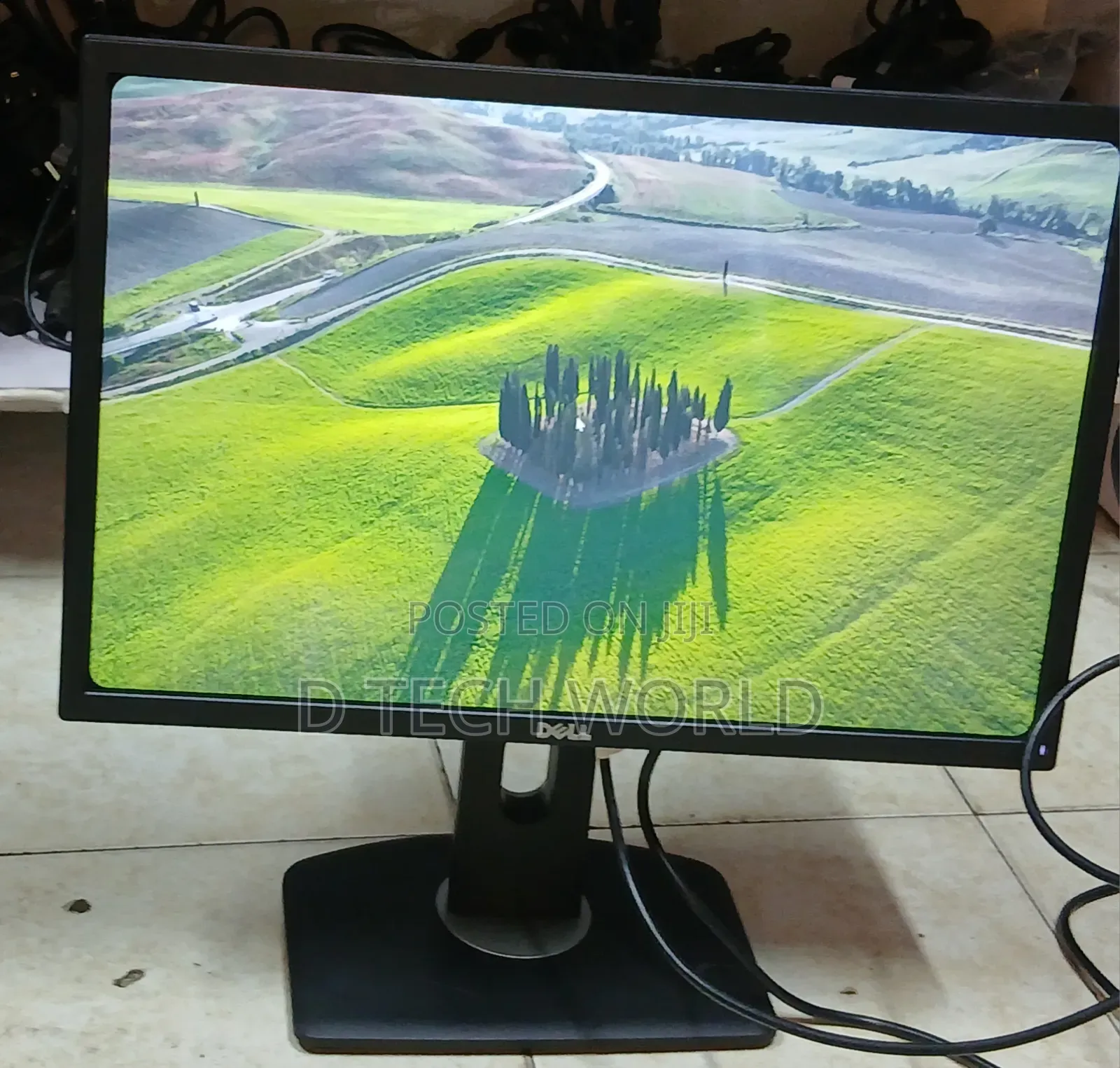 Dell P2222h Framed Monitor
Full Hd 1920*1080
60hz Refresh Rate