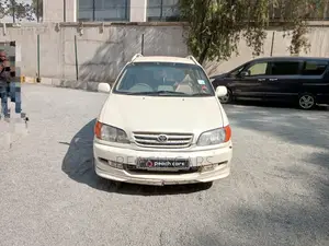 Toyota Ipsum 2015 White