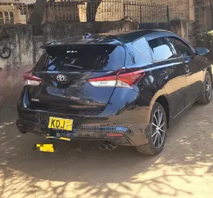 Toyota Auris 2016 Black
