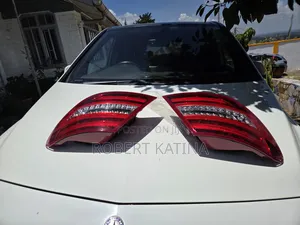 Mercedes Benz W204 1ST Gen 2007, With LED