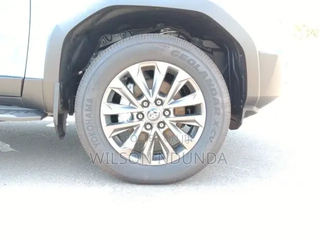 Toyota Land Cruiser Prado 2025 Blue