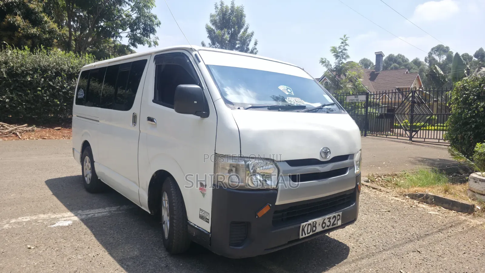 Toyota HiAce 2013 White