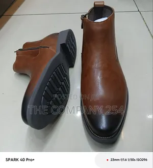 Quality Casual Leather Zipper Men Low Boots Shoes Available