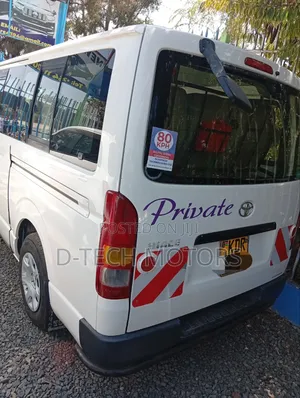 Toyota HiAce 2017 White