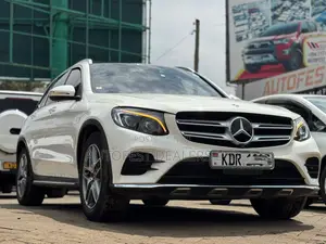 Mercedes-Benz GLC-Class GLC250 Sport Utility 4-Door (2.0L, 4cyl Turbo)