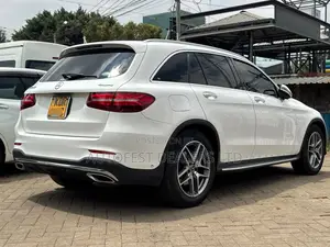 Mercedes-Benz GLC-Class GLC250 Sport Utility 4-Door (2.0L, 4cyl Turbo)