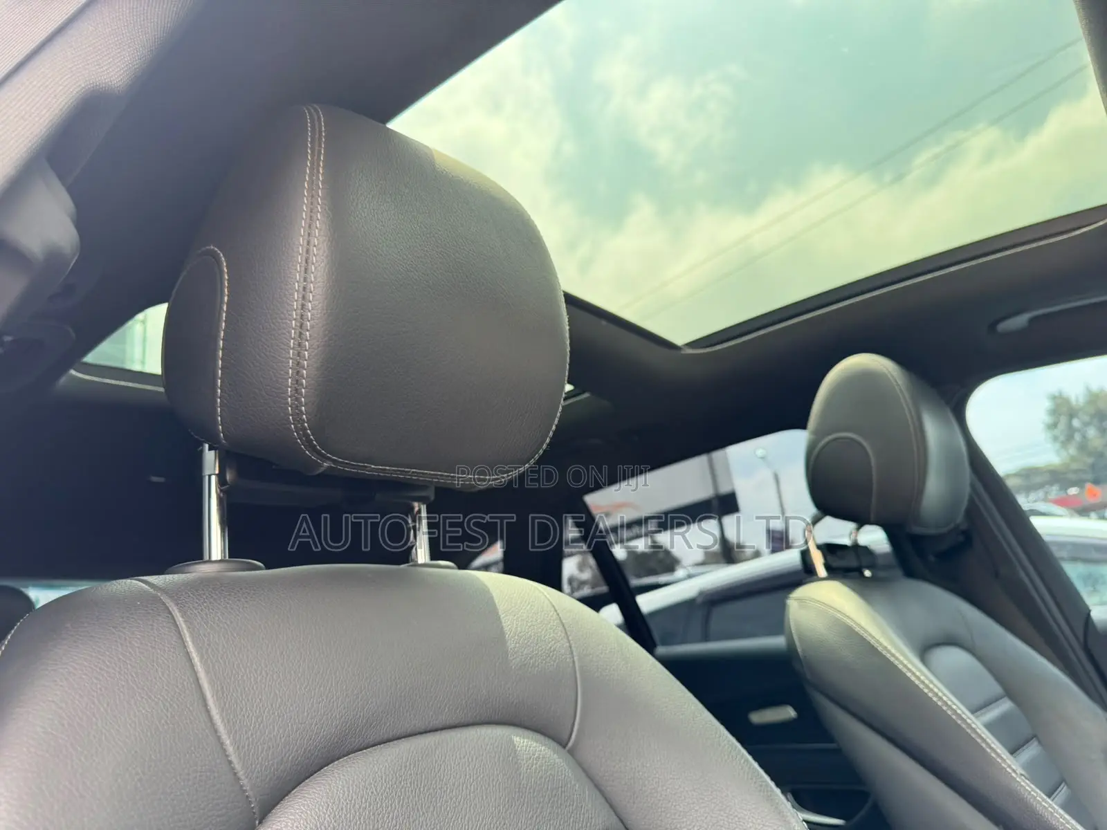 Mercedes-Benz GLC-Class GLC250 Sport Utility 4-Door (2.0L, 4cyl Turbo)