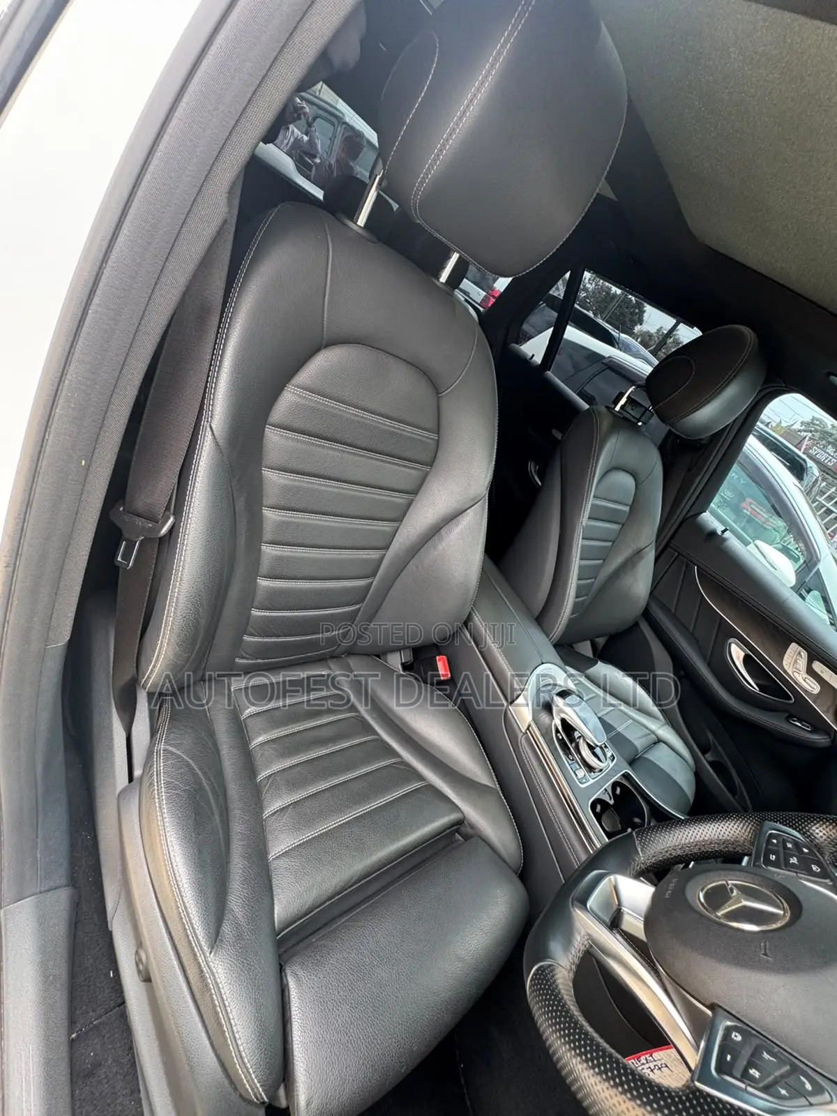 Mercedes-Benz GLC-Class GLC250 Sport Utility 4-Door (2.0L, 4cyl Turbo)