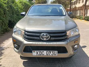 Toyota Hilux 2021 Brown