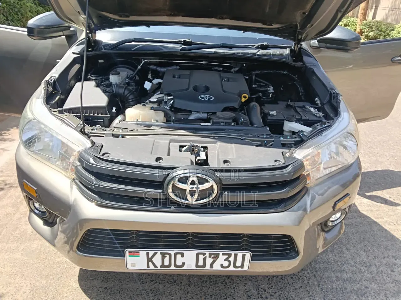 Toyota Hilux 2021 Brown