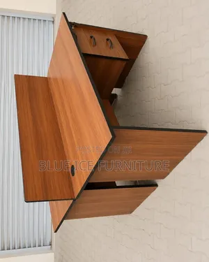 Office Workstation - 2-Way Office Workstation With Privacy Divider