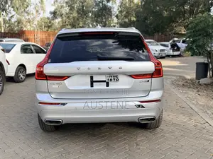 Volvo XC60 2019 Silver