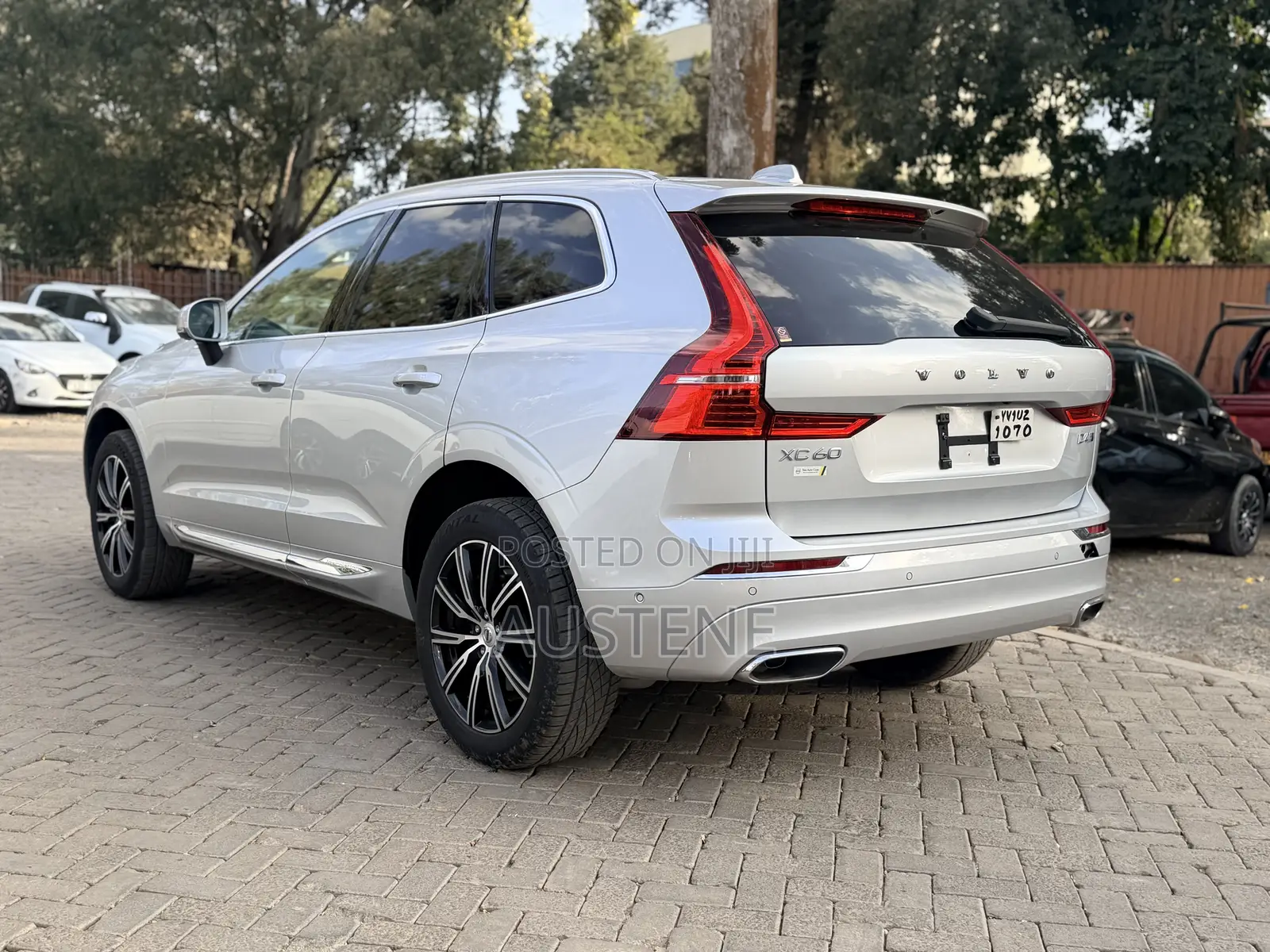 Volvo XC60 2019 Silver