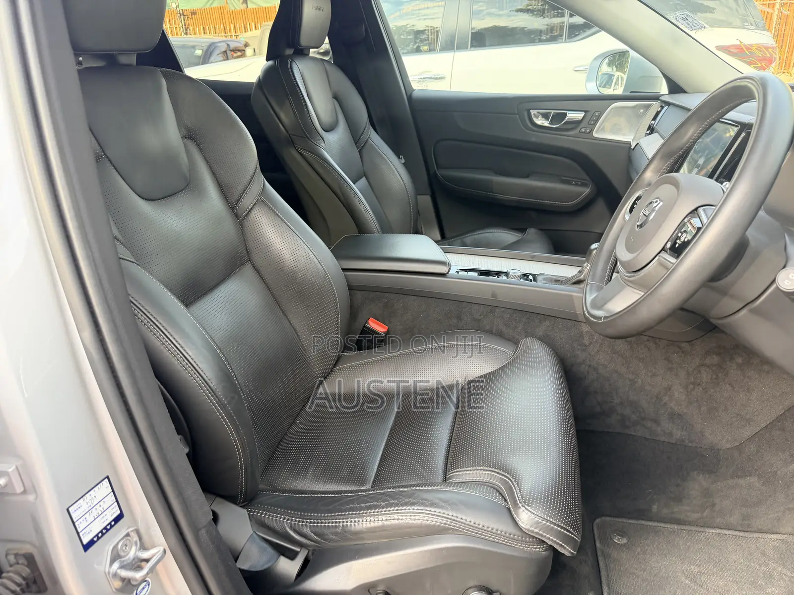 Volvo XC60 2019 Silver