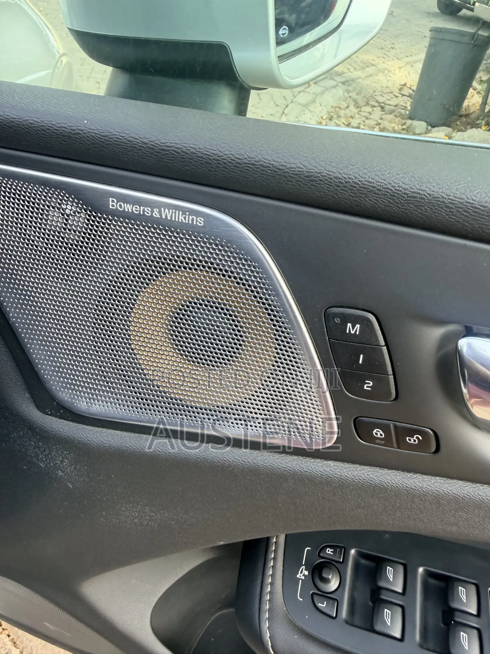 Volvo XC60 2019 Silver