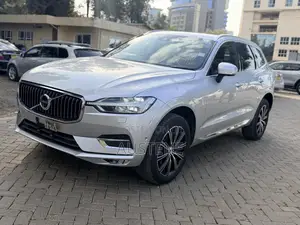 Volvo XC60 2019 Silver