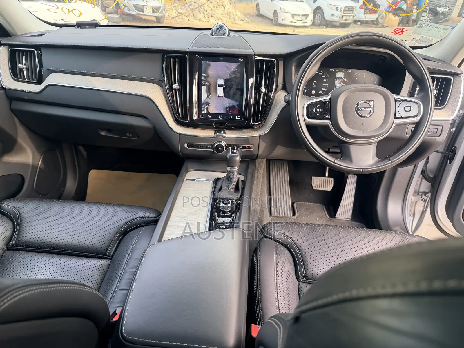 Volvo XC60 2019 Silver