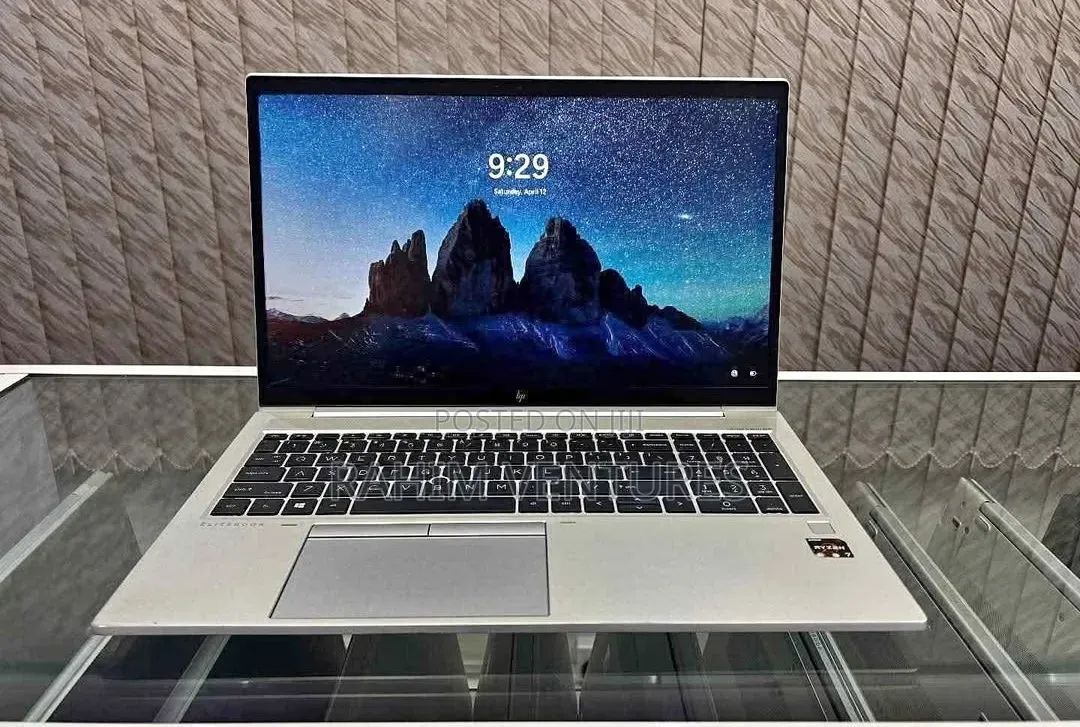 Laptop HP EliteBook 845 G10 8GB AMD Ryzen 5 SSD 256GB