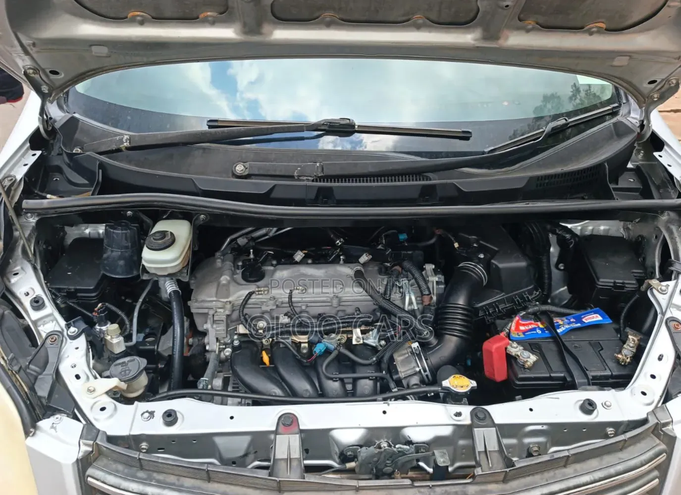 Toyota Noah 2012 Silver