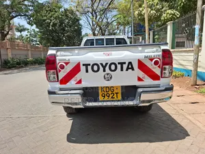 Toyota Hilux 2017 Off white