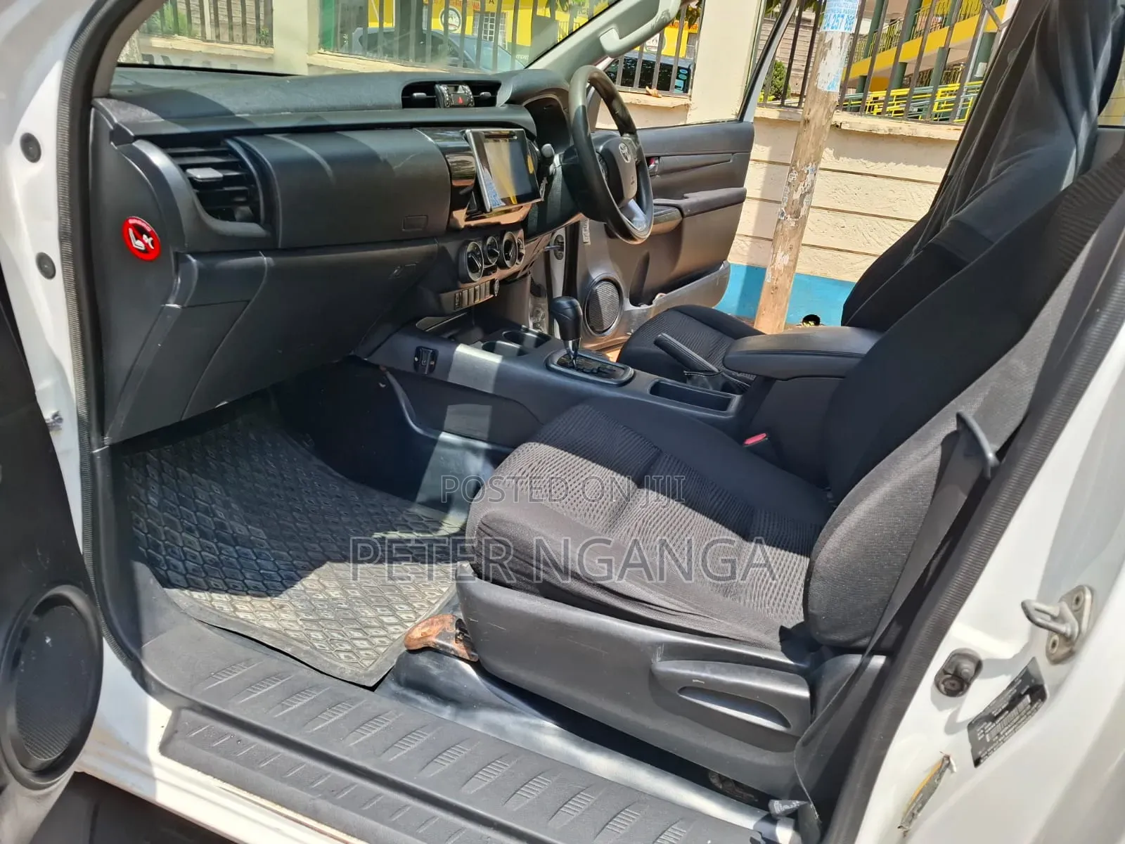 Toyota Hilux 2017 Off white