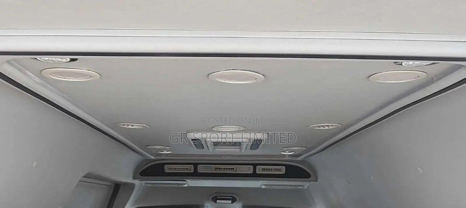 Toyota HiAce 2019 Silver