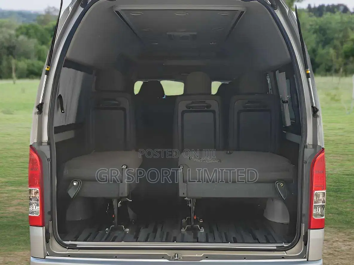 Toyota HiAce 2019 Silver