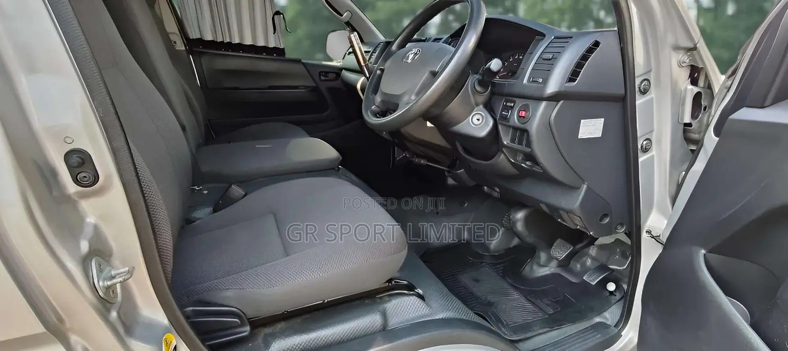 Toyota HiAce 2019 Silver