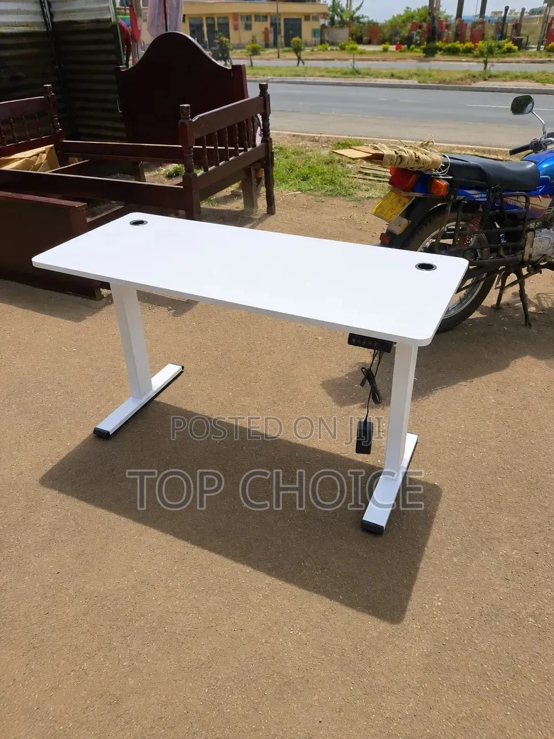 White - Black Electric Adjustable Table 1.2- M