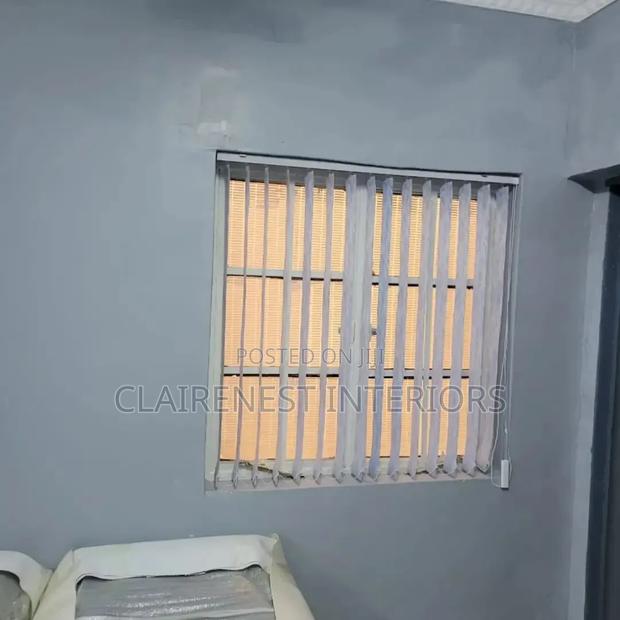 A Clean Finish for Modern Interiors With Vertical Blinds