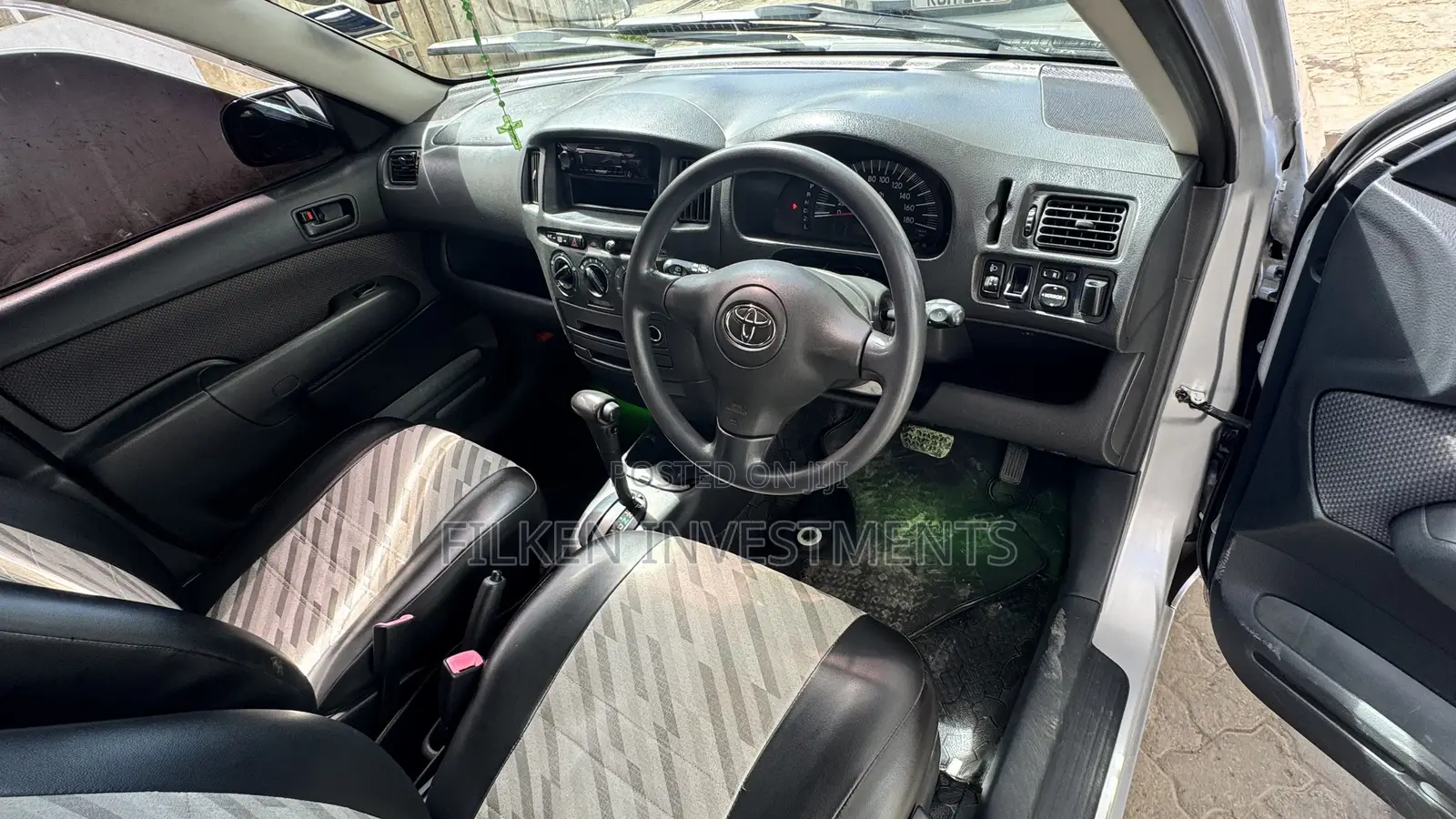 Toyota Succeed 2012 Silver