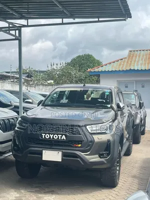 Toyota Hilux 2021 Gray