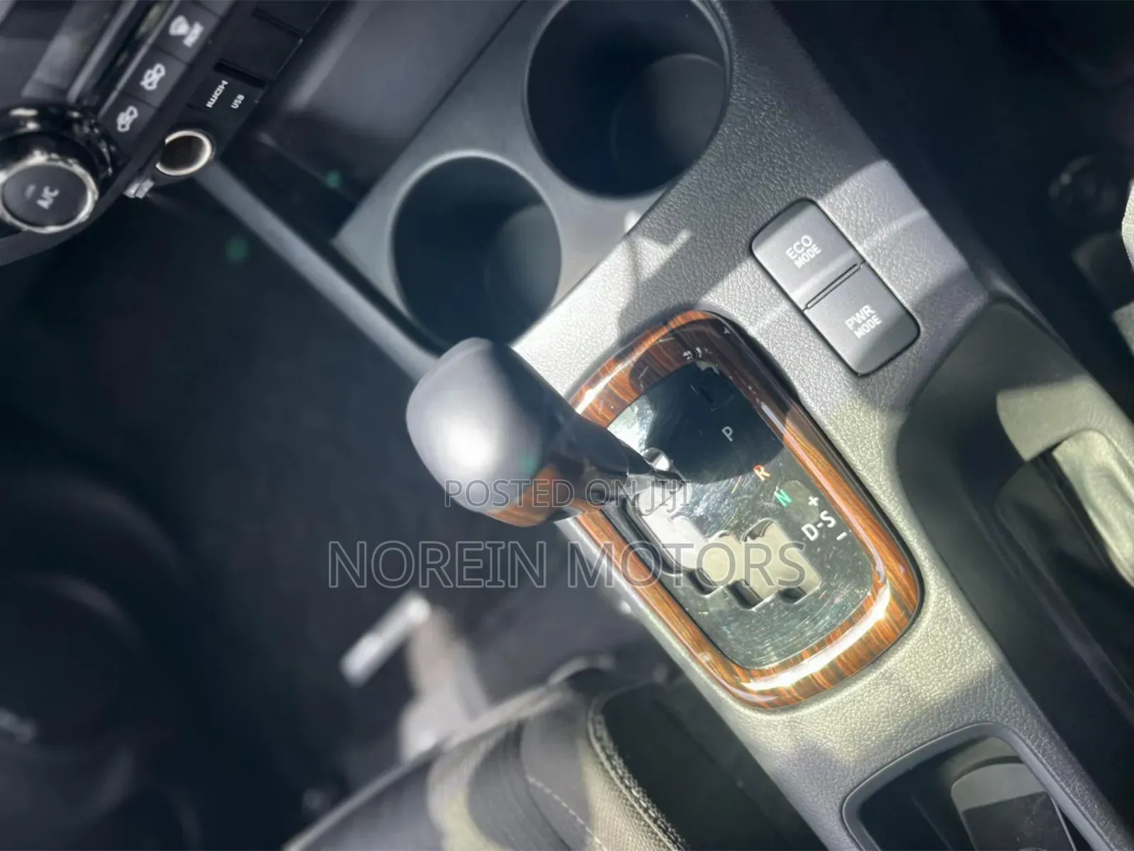 Toyota Hilux 2021 Gray