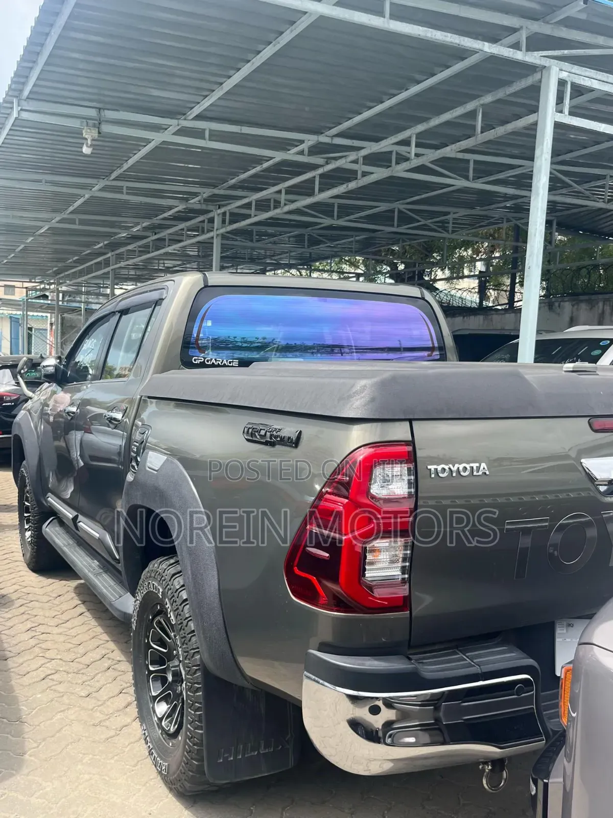 Toyota Hilux 2021 Gray