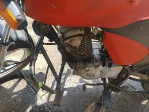 Honda XL 125 2022 Red