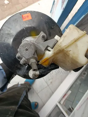 W204 Brake Booster