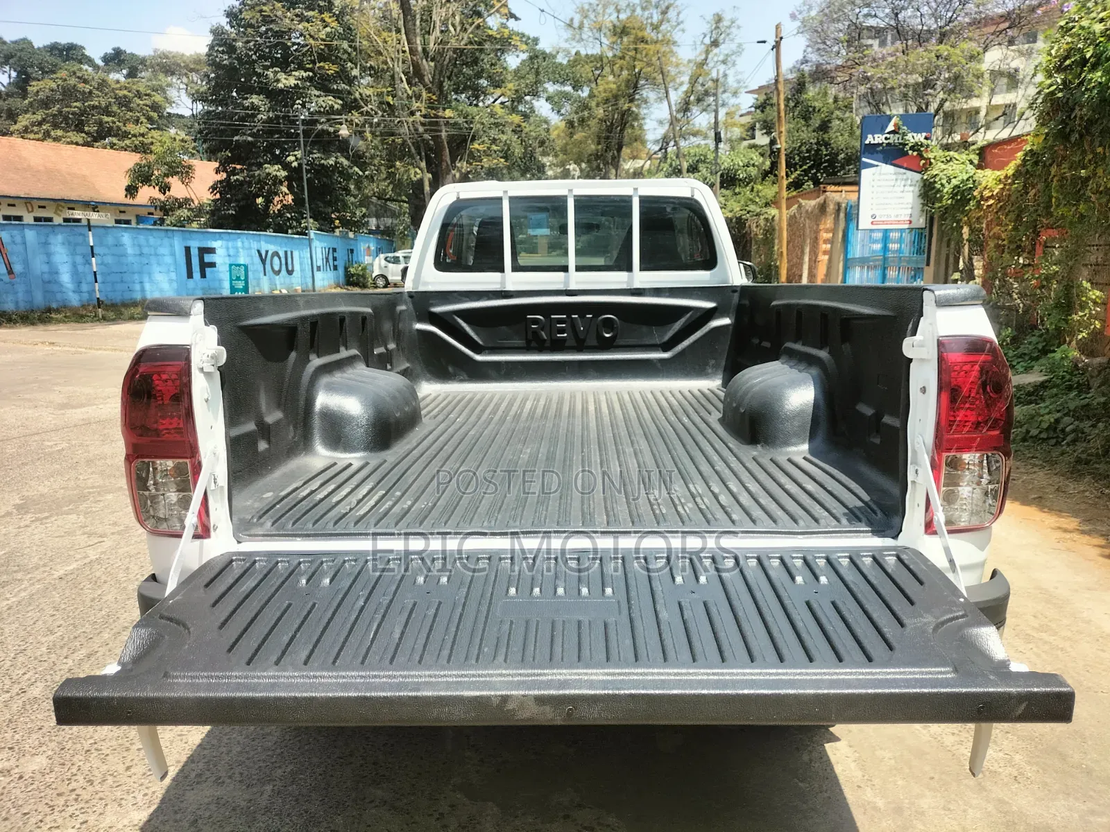 Toyota Hilux 2017 White