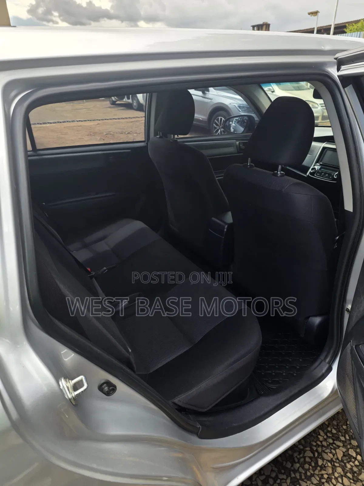 Toyota Corolla Fielder 2013 Silver