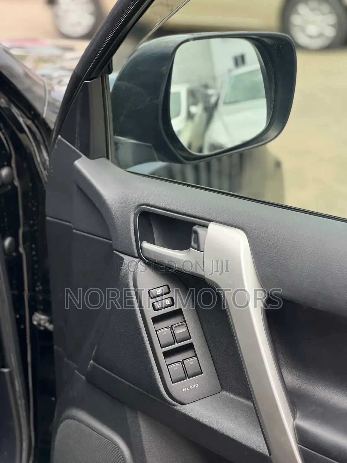 Toyota Land Cruiser Prado 2022 Black