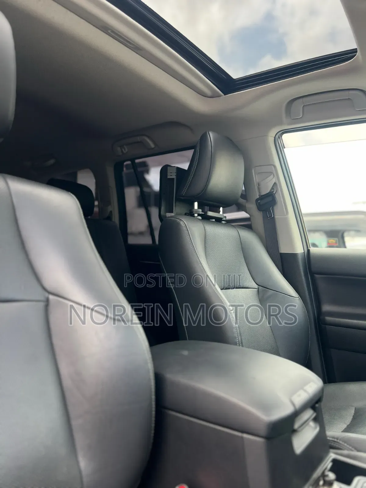 Toyota Land Cruiser Prado 2022 Black